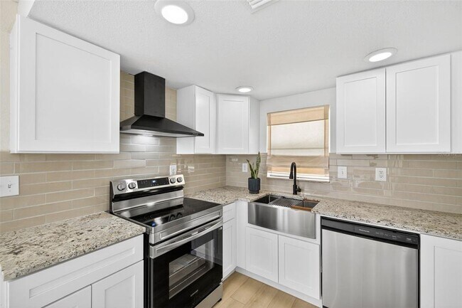 Building Photo - 770 S Orange Ave