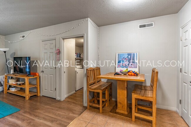 Building Photo - 843 E 620 N St