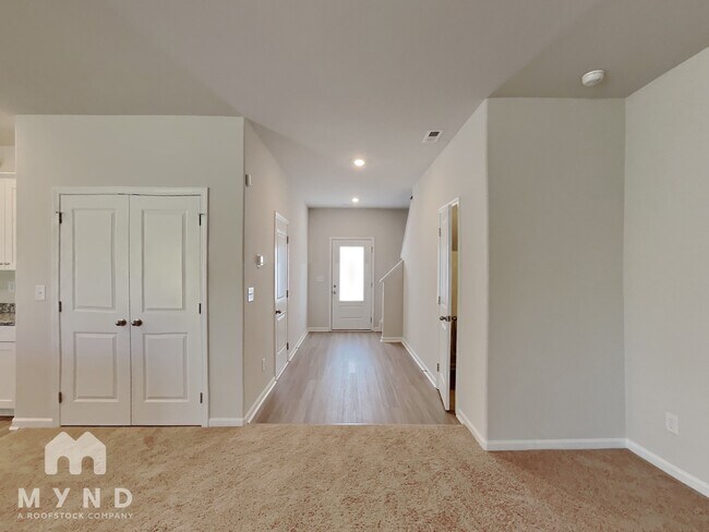 Building Photo - 334 Taverners Ln