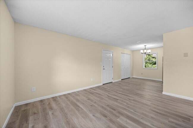 Building Photo - 443 M St