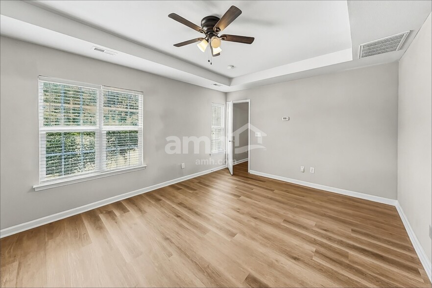 Building Photo - 15907 Circlegreen Dr