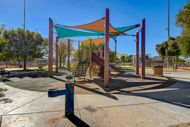Building Photo - 706 Eros Ct
