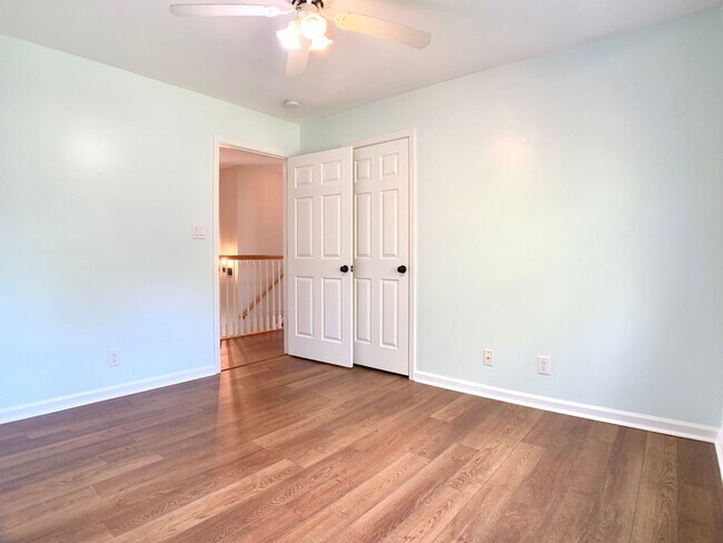 Building Photo - 2553 Emerald Ct