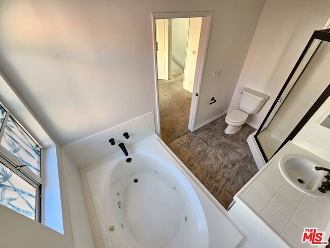 Building Photo - 1957 N Bronson Ave