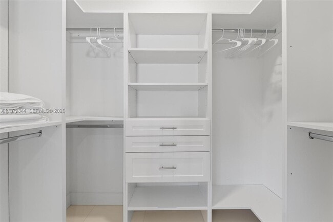 Building Photo - 206 NW 11th Ct