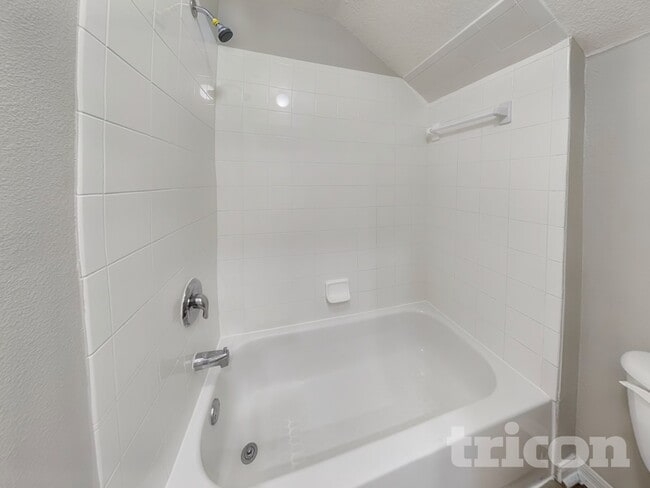 Building Photo - 3919 Day Bridge Pl