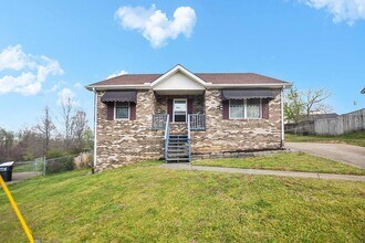 Building Photo - Pet Friendly Three Bedroom!