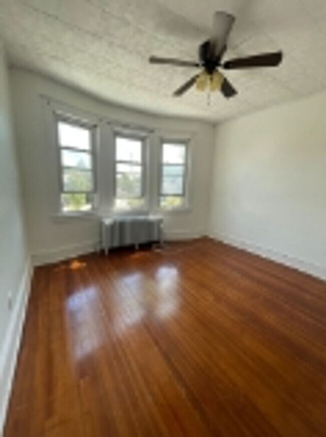 Building Photo - 13 S Marshall St