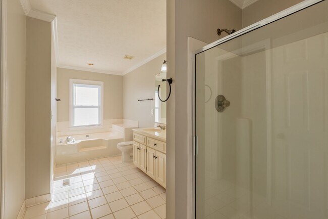 Building Photo - Primrose Walk