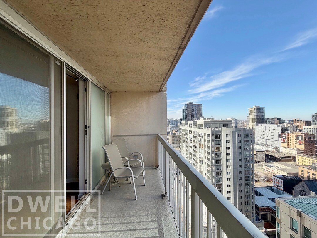 Building Photo - 545 N Dearborn St