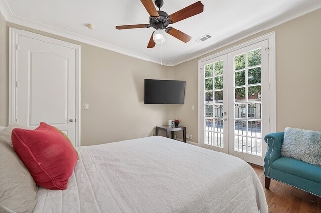 Building Photo - 105 Detering St