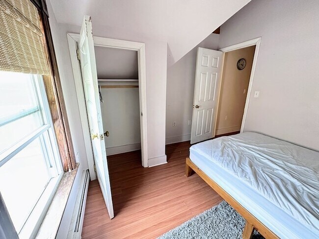 Building Photo - 74 Antwerp St