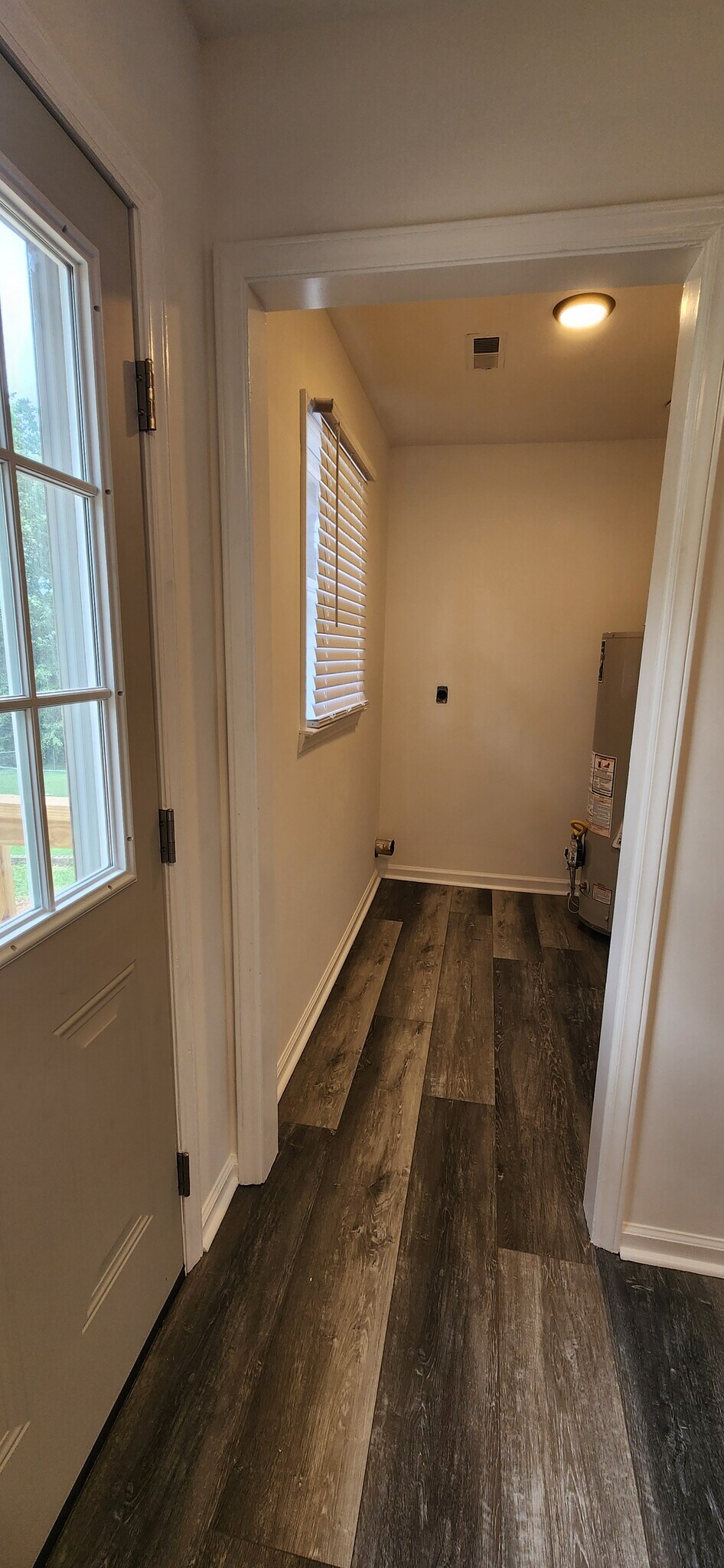 Utility/laundry area - 2110 Twin Ave