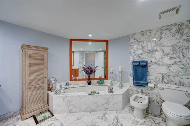 Building Photo - 4100 Galt Ocean Dr