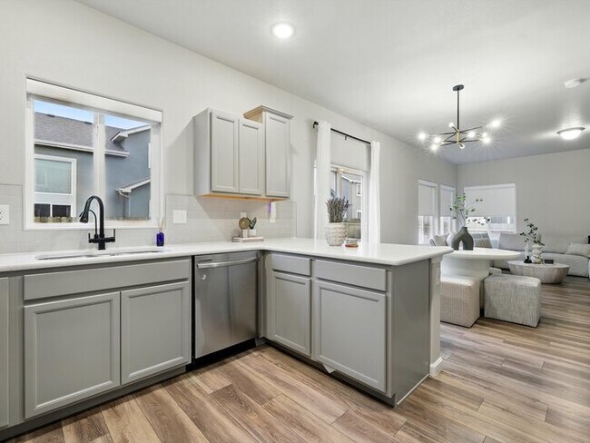 Building Photo - 10488 Castor Dr