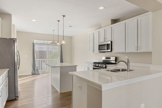 Building Photo - 2955 Madison Dr