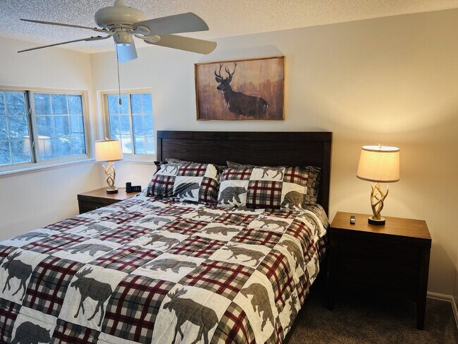 Building Photo - FULLY FURNISHED + ALL UTILITIES INCLUDED!