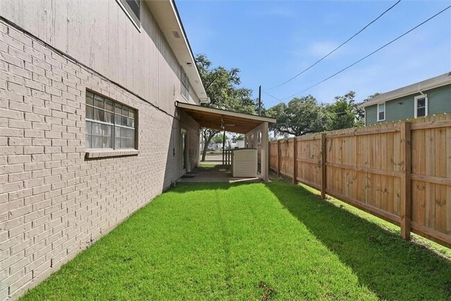 Building Photo - 4932 Bienville St