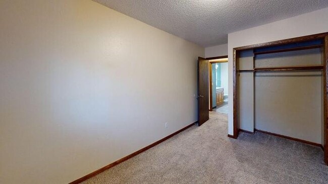 Building Photo - 202 4th Ave SW
