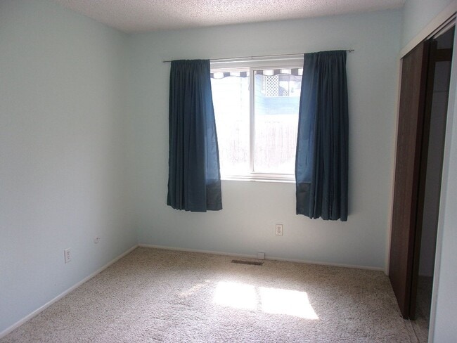Building Photo - 1800 Corriedale Dr