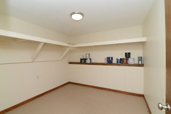 Building Photo - 1070 Center Dr