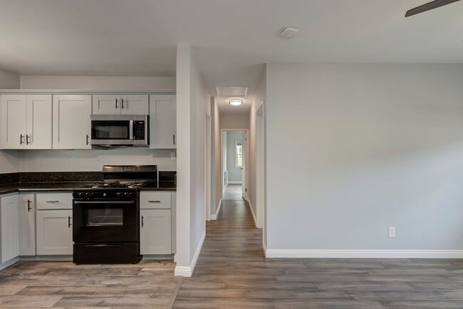 Building Photo - 1048 4th St