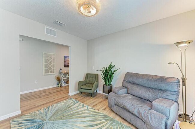 Building Photo - Beautiful Home For Rent In Crosswind Point!