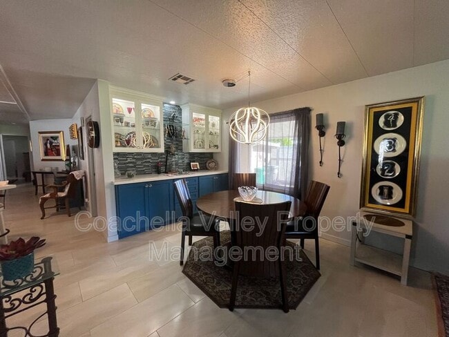 Building Photo - 421 S Paseo Laredo