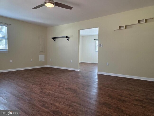 Building Photo - 28 Briar Ln