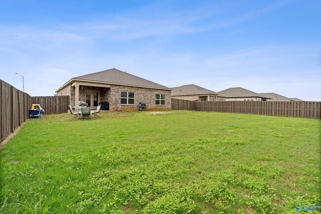 Building Photo - 201 Antler Ridge Dr