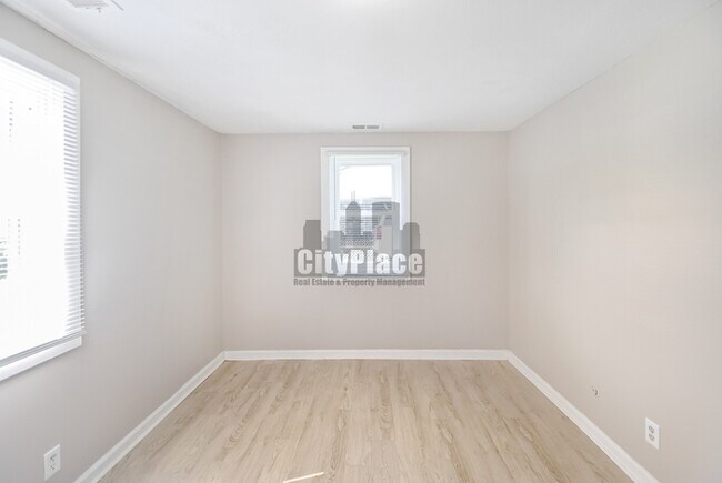 Building Photo - 1822 S Chester Ave