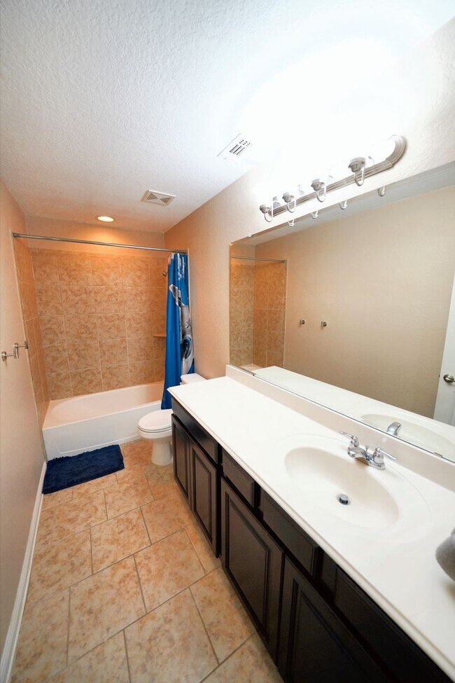 Building Photo - Executive 5-Bedroom Home in Coveted Crossvine Subdivision - Realtor Commission: $750