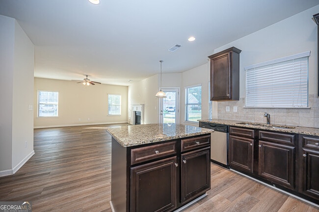 Building Photo - 813 Golden Isles Dr