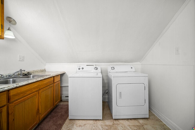 Building Photo - 1270 Old Buckroe Rd