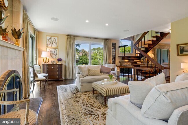 Building Photo - 4 Brettagne