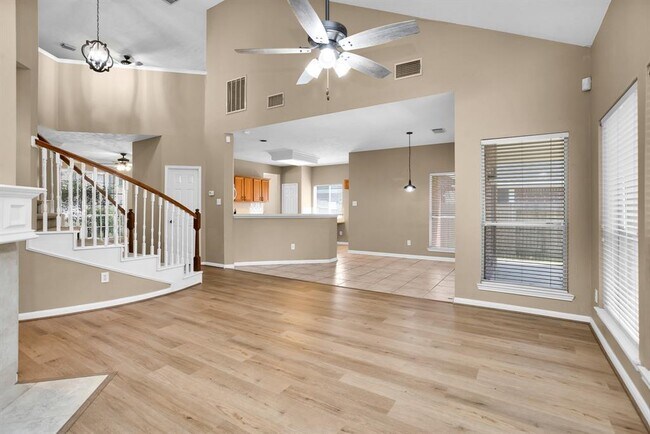 Building Photo - 20931 Deauville Dr