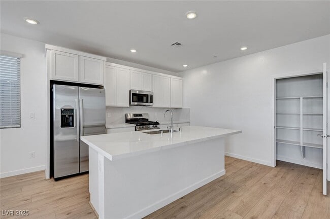 Building Photo - 1498 Marsh Bird St