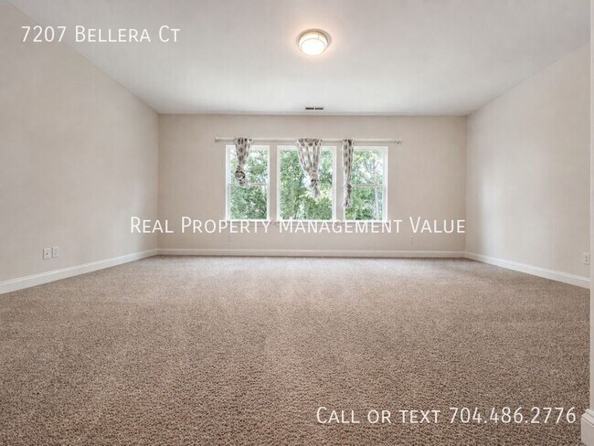 Building Photo - 7207 Bellera Ct