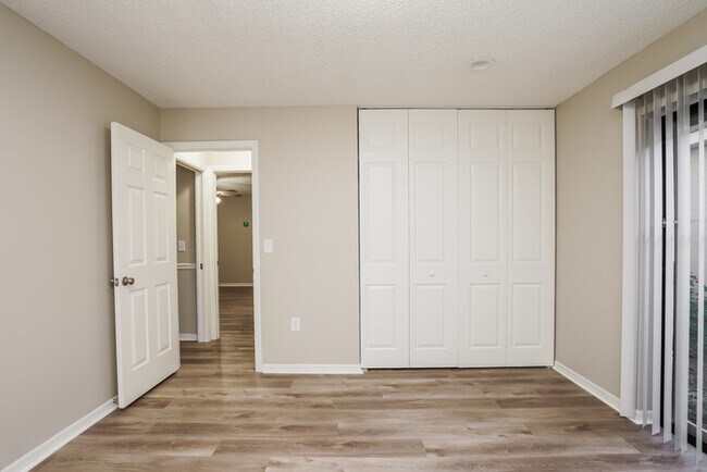 Building Photo - Spacious 3-Bedroom Eustis Home