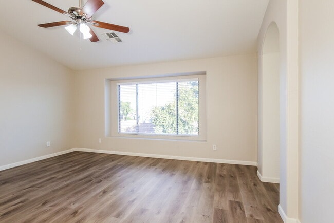 Building Photo - 3918 W Escuda Dr