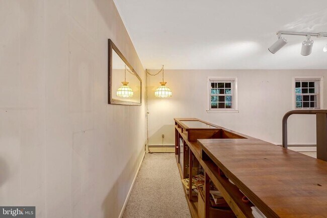 Building Photo - 5315 Summit Dr