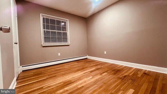 Building Photo - 14303 Chesterfield Dr