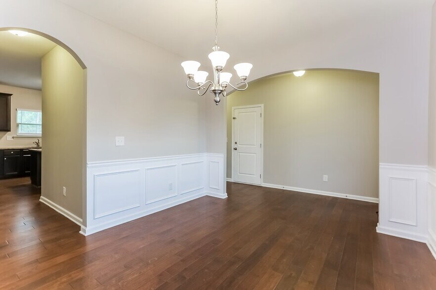 Building Photo - 677 Rockingham Dr