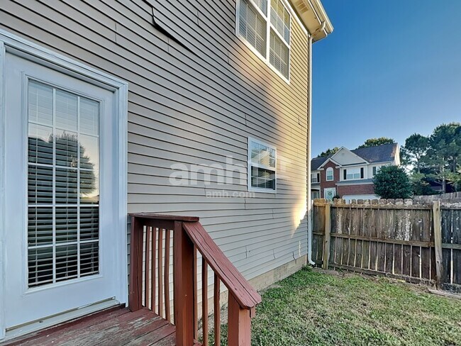 Building Photo - 3030 Romain Trl