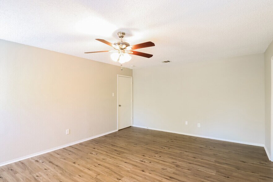 Building Photo - 4200 Cypress Springs Dr