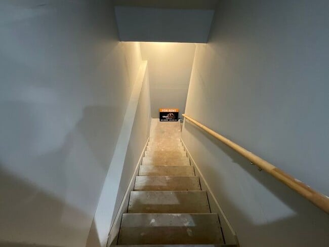 Building Photo - 2 bedroom 2 1/2 bath townhouse