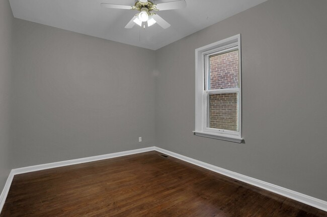 Building Photo - 5036 Tholozan Ave