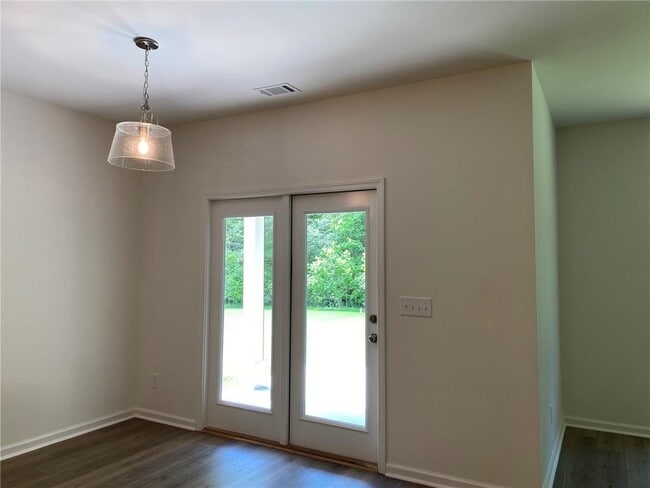 Building Photo - 244 Blue Dragon Dr