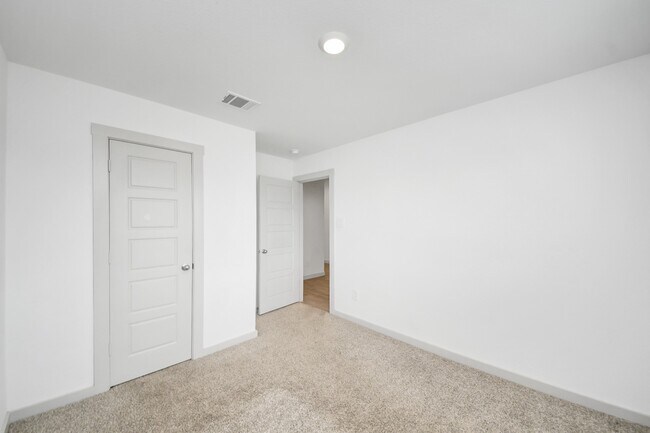 Building Photo - 7923 Cattleman Vly Dr
