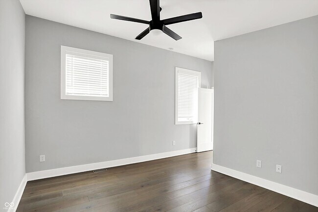 Building Photo - 816 East 21st St